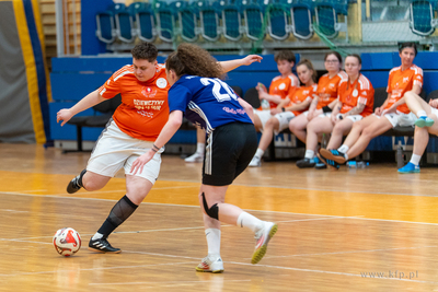 Hala 100-lecia w Sopocie.  Turniej piłki nożnej kobiet...