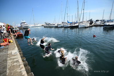 Sopot. 15. edycja Skoku z Molo. Celem tegorocznej akcji...