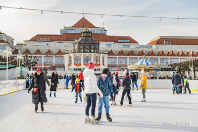 Sopot. Lodowisko przy molo.

12.02.2023 Fot. Anna Bobrowska...