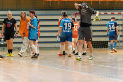 Hala 100-lecia w Sopocie.  Turniej piłki nożnej kobiet...