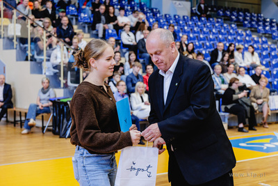 Sopot. Gala Stypendialna dla uczniów szkół podstawowych...