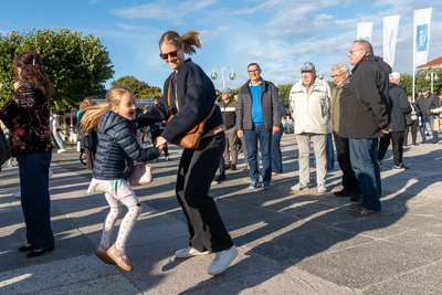 Sopot. Skwer Kuracyjny. Sopocianie świetują 125 lecie...