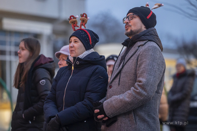 Sopockie Miasteczko Świąteczno-Noworoczne. Scena...