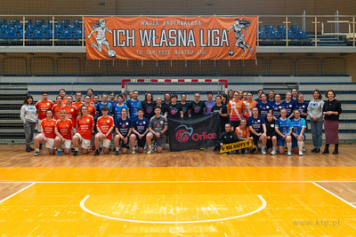 Hala 100-lecia w Sopocie.  Turniej piłki nożnej kobiet...