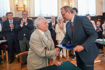 XIV sesja Rady Miasta Sopotu. Podczas sesji wręczono...
