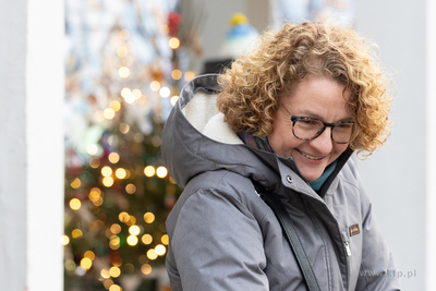 Sopot. Zapalenie światełek na ustrojonych przez dzieci...