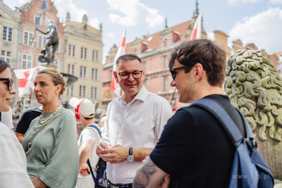 Gdańsk.  Marsz godności dla Białorusi.  Społeczna...