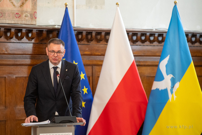 XIV sesja Rady Miasta Sopotu. Podczas sesji wręczono...