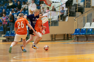 Hala 100-lecia w Sopocie.  Turniej piłki nożnej kobiet...