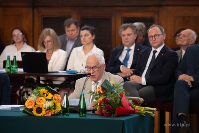 XIV sesja Rady Miasta Sopotu. Podczas sesji wręczono...
