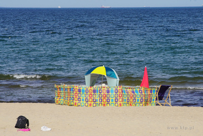 Sopot, plaża.  Nz. Tłum plażowiczów.  25.07.2022...