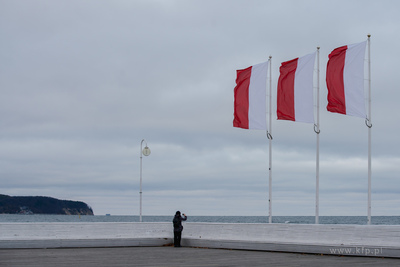 Flagi narodowe na Sopockim molo. 16.11.2022 / fot....