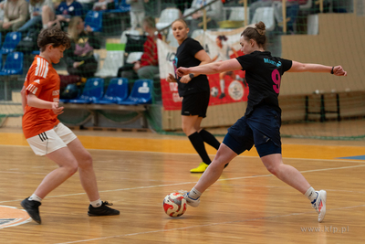 Hala 100-lecia w Sopocie.  Turniej piłki nożnej kobiet...