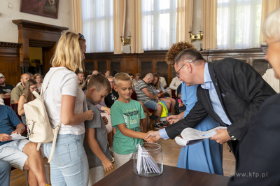 Urząd Miasta w Sopocie. Losowanie mieszkań.

02.09.2024...