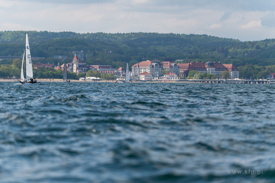 Sopot. Parada i wyścigi katamaranów przy sopockim...