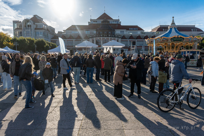 Sopot. Skwer Kuracyjny. Sopocianie świetują 125 lecie...